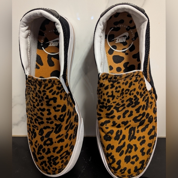 Nike Women's Court Legacy Leopard Print Slip-on Sneakers Size 6 MSRP $70 - Picture 5 of 11